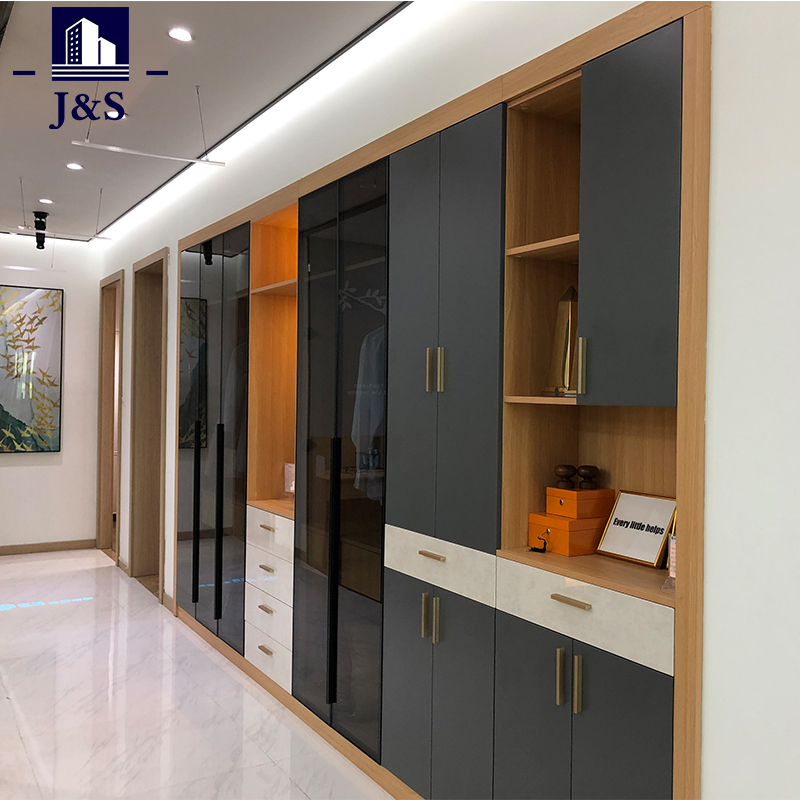Skema desain untuk apartemen kecil, ruang kecil dan penyimpanan besar