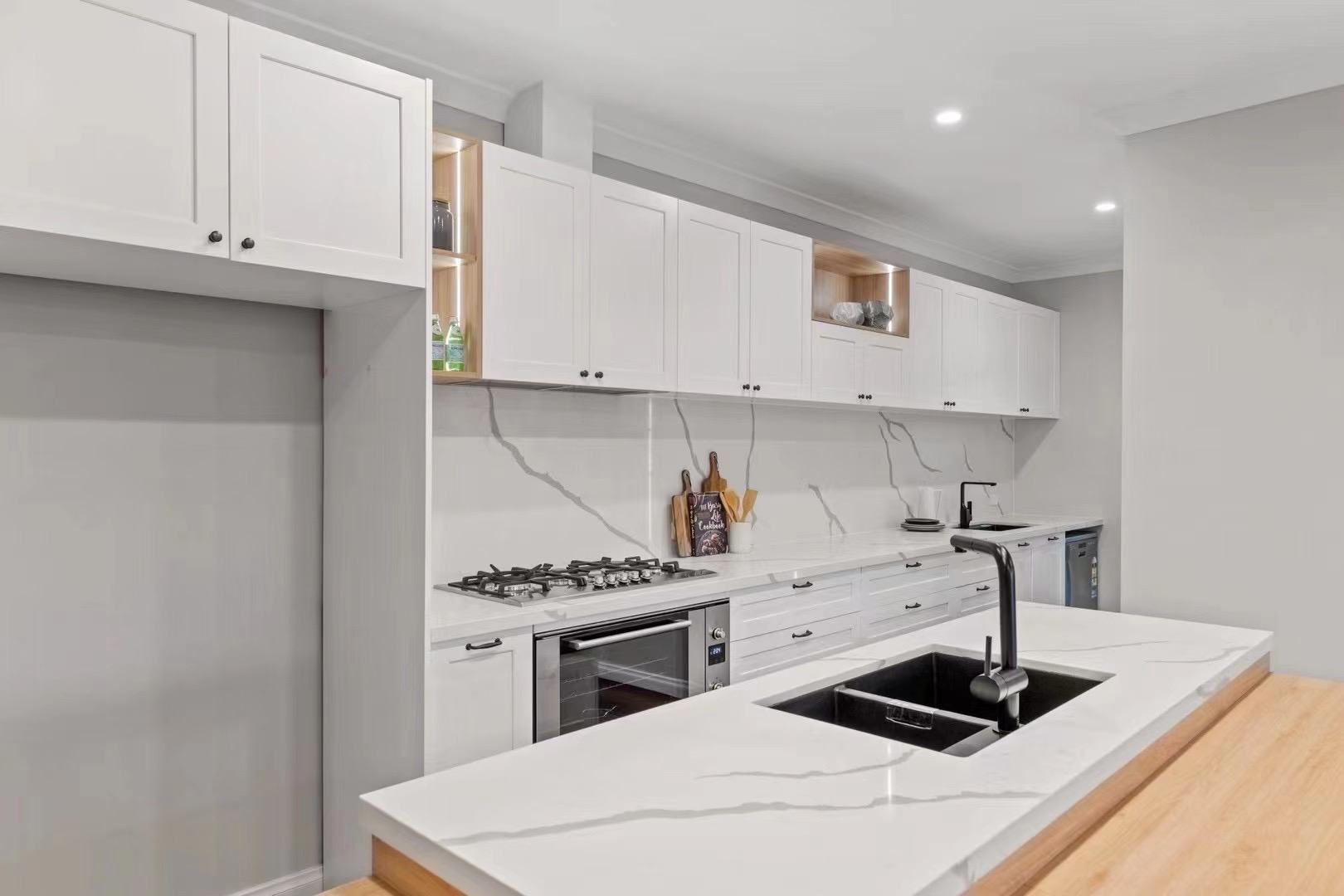 Selesai lemari dapur, lemari pakaian, kasus proyek meja rias kamar mandi di Perth Australia